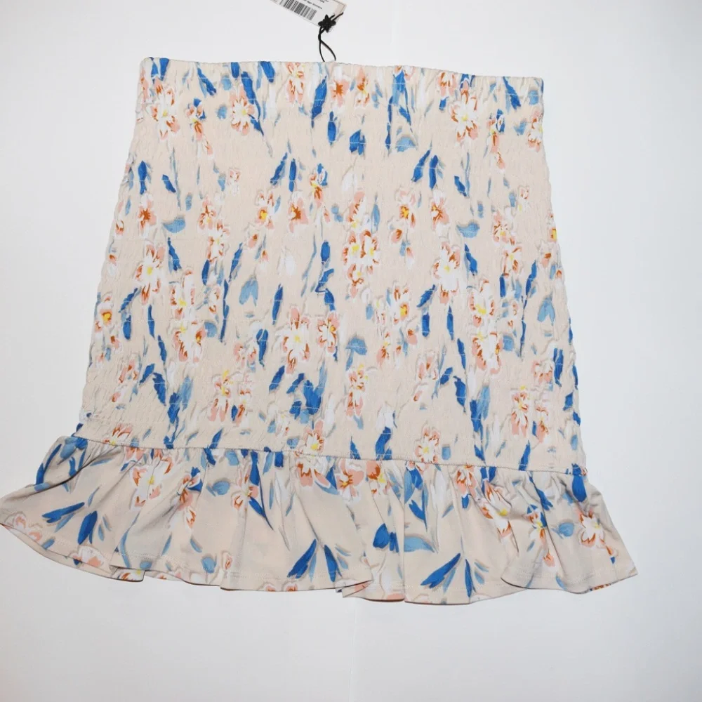 NWT BCBGeneration Floral Spring Smocked Tapioca Mini Skirt Size medium - Picture 7 of 8